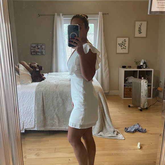 SUPERDOWN | White Mini Deep V Neck Dress - Picture 3 of 6